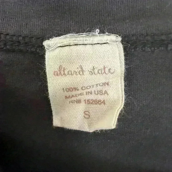 Altar'd State Smiley face crop top (C6) - Picture 3 of 5